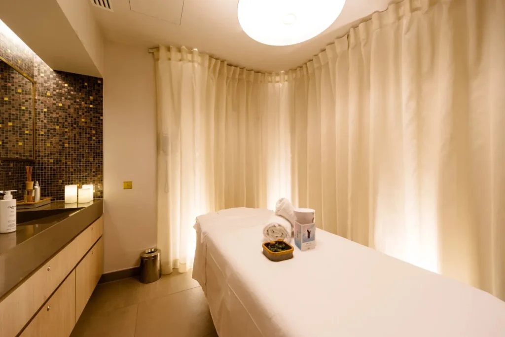 Cabine de massage du Spa Tsuba à Paris