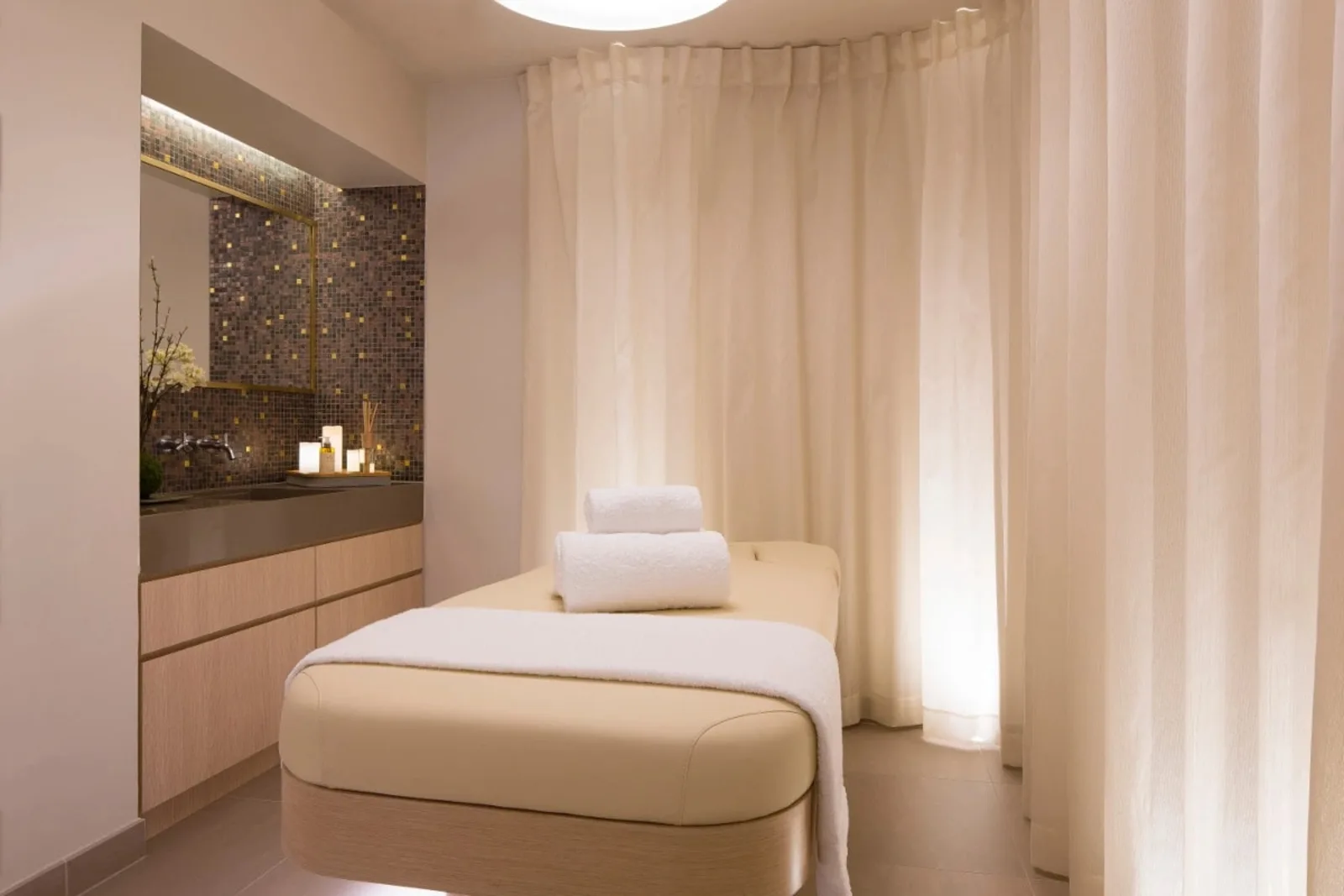 Cabine de soin du Spa Tsuba à Paris