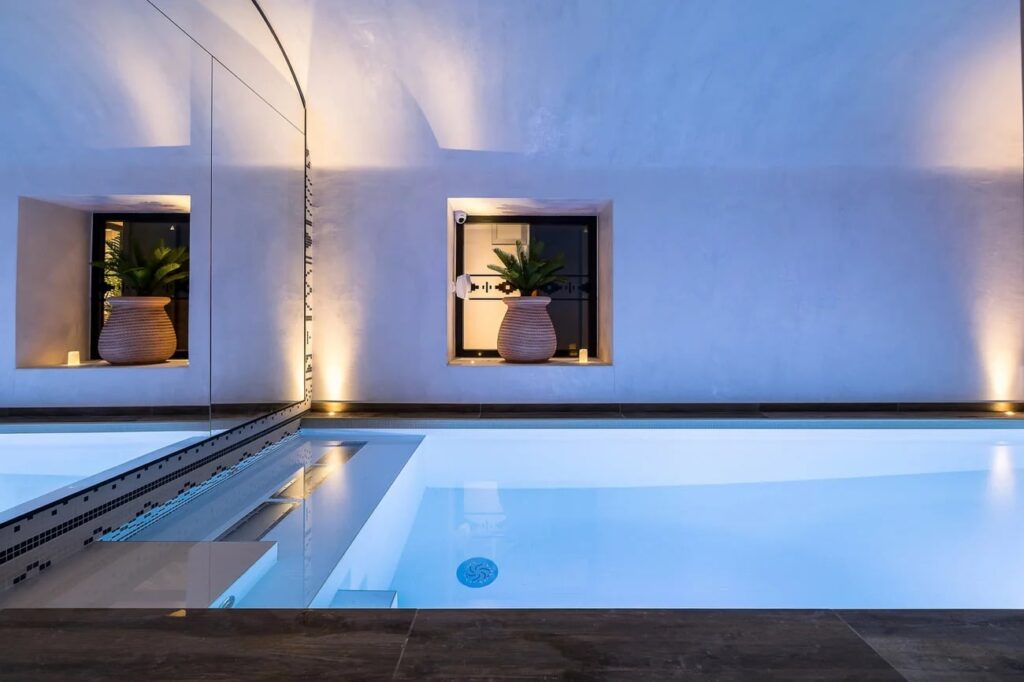 Piscine au Laz' Hotel Spa Urbain