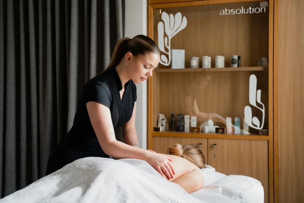 Massage à la Wellness Suite Scribe à Paris