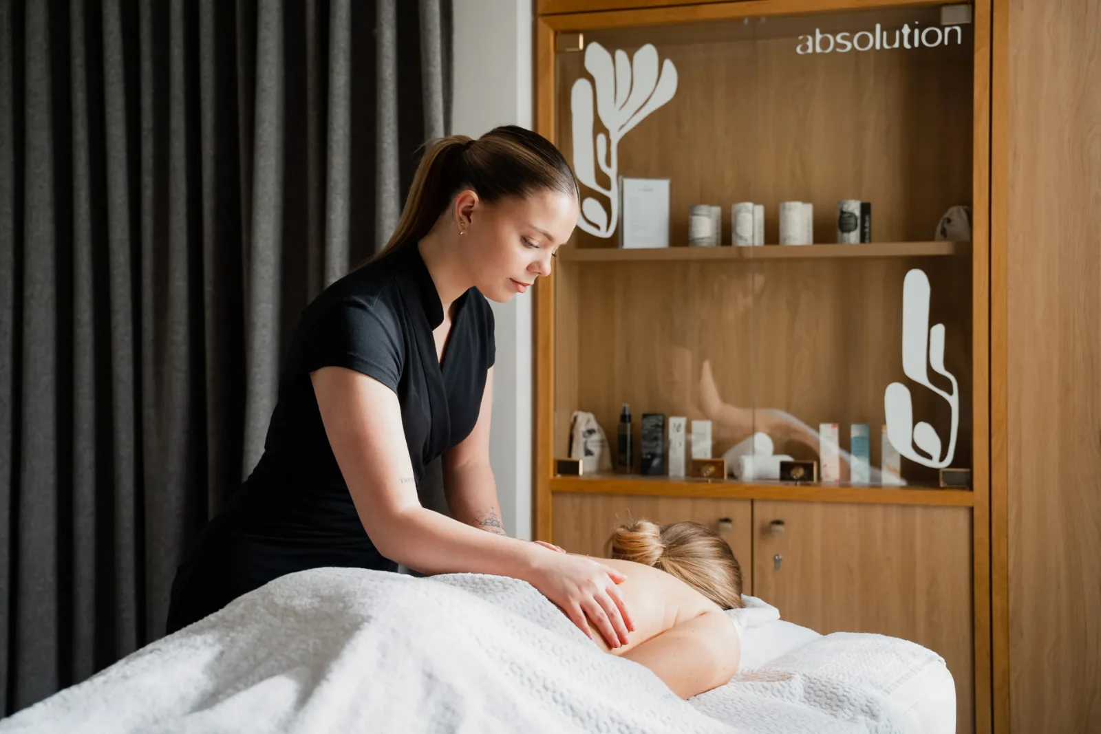 Massage à la Wellness Suite Scribe à Paris