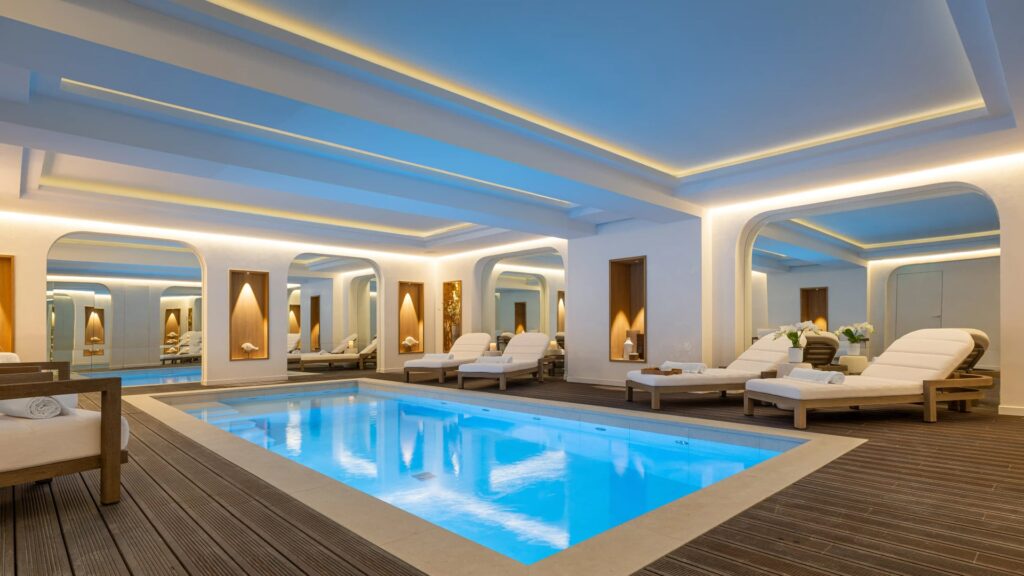 Piscine au Spa Black Door