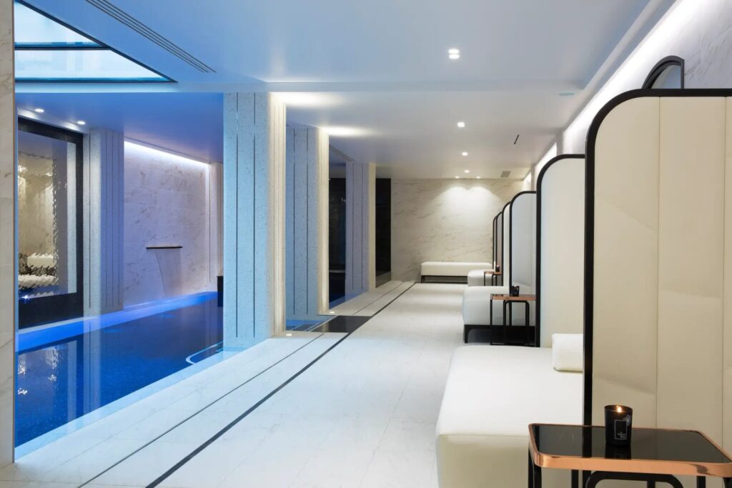 Piscine au Spa Narcisse Blanc