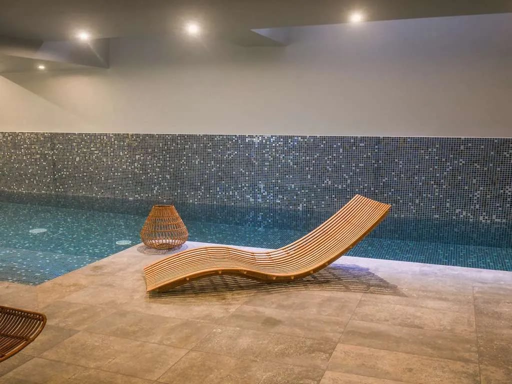 Piscine au Spa Parister